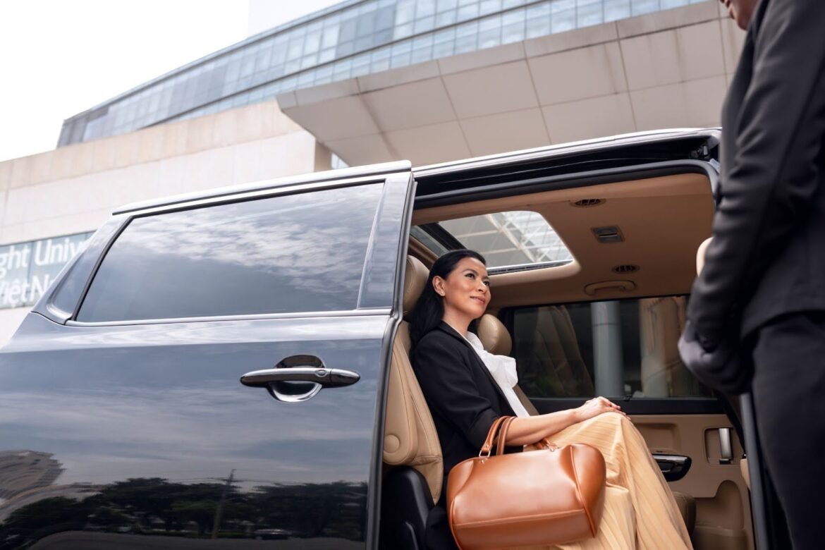 Why Should You Hire a Greenford Taxi for Your London Airport Transfers?