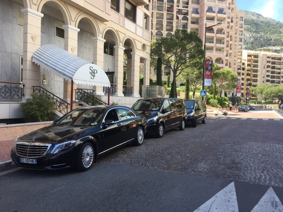 Experience the Comfort of Premium Gatwick Airport Taxi Services